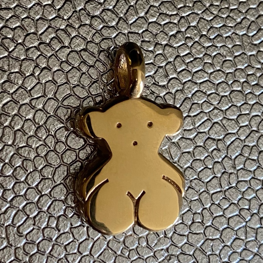 Tous 18k gold pendant. Large bear. No box